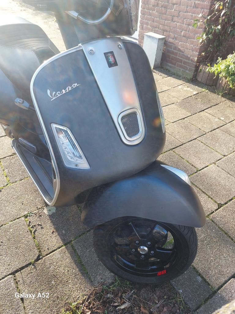 Vespa 300 GTS 2018 - in prijs verlaagd!!!!, Fietsen en Brommers, Scooters | Vespa, Zo goed als nieuw, Overige modellen, Benzine