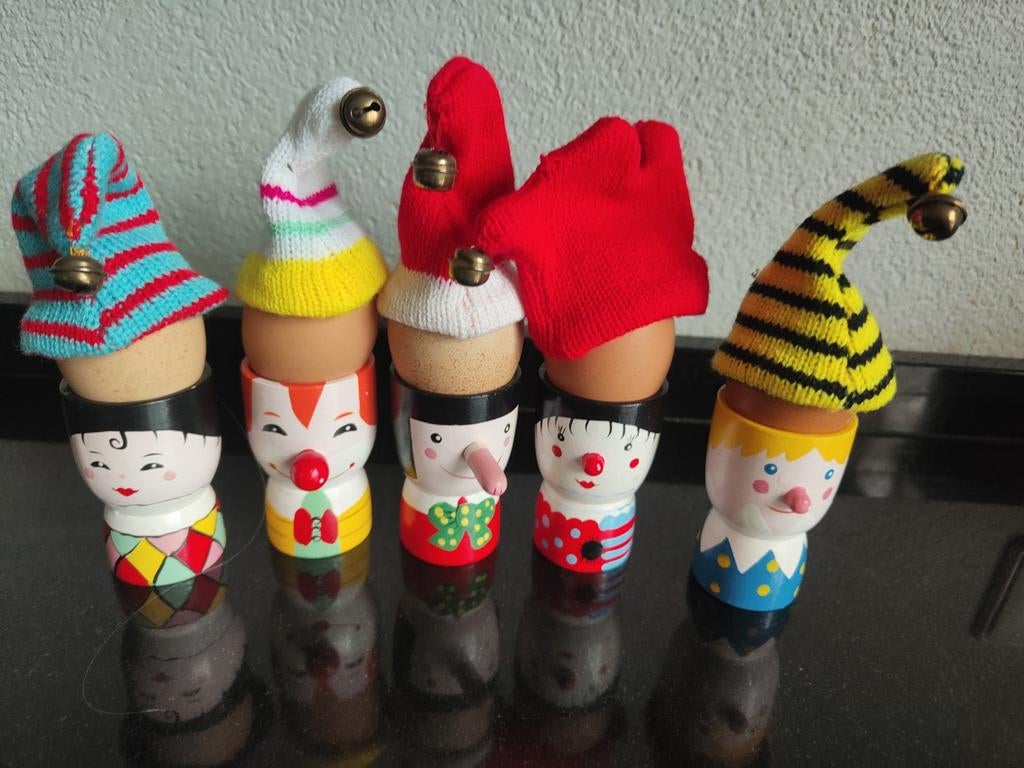 5 Pinokkio houten eierdopjes met mutsjes voor Pasen, Ophalen of Verzenden