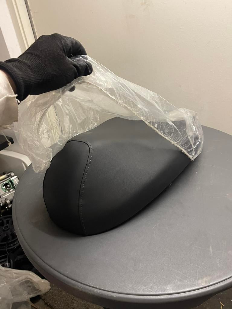 Nieuw Scooter Zadel / Buddyseat. Model Onbekend, Fietsen en Brommers, Brommeronderdelen | Scooters, Ophalen of Verzenden, Nieuw