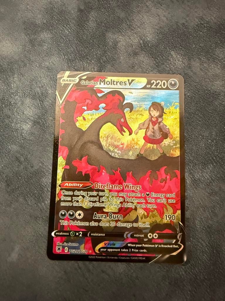 Galarian Moltres V (ASR TG20), Ophalen of Verzenden, Nieuw, Losse kaart