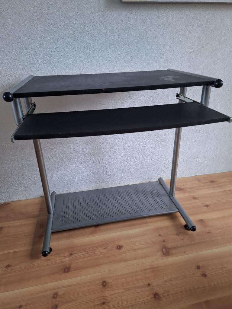 Computer tafel, Ophalen, Gebruikt, Overige materialen, 40 tot 80 cm