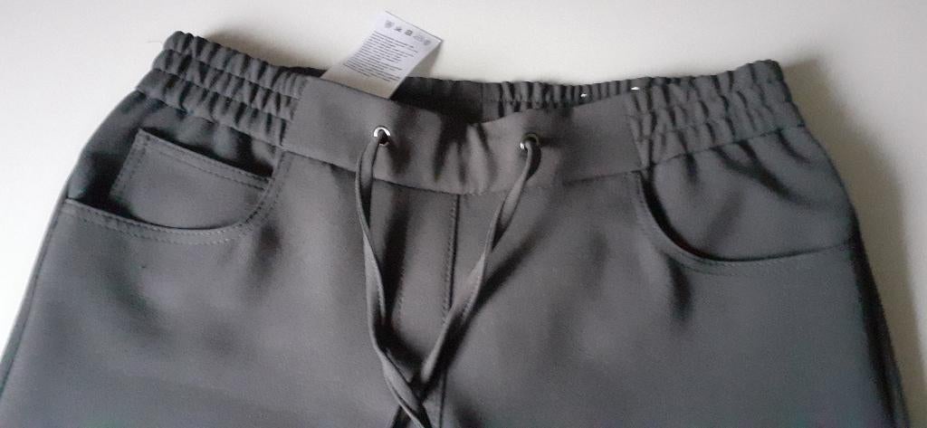 Nieuwe ONGEDRAGEN Frank Walder broek model Brenda, maat 38., Kleding | Dames, Broeken en Pantalons, Maat 38/40 (M), Nieuw, Ophalen of Verzenden