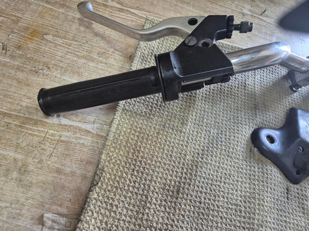 Mooie Origineel magura handvatten + toebehoren Kreidler, Rhenen, Van belzen scooters, Overige typen, Boslandweg 148