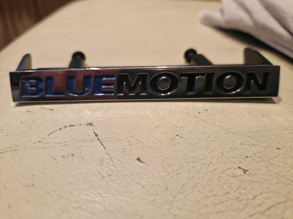 Vw volkswagen origineel bluemotion logo grill, Ophalen of Verzenden, Volkswagen, Bumper