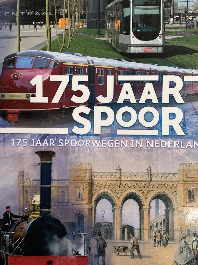 SPOORWEGEN 4 DVD-box 175 Jaar Spoor (Nieuw in seal!), Verzamelen, Ophalen of Verzenden, Nieuw, Trein, Overige typen