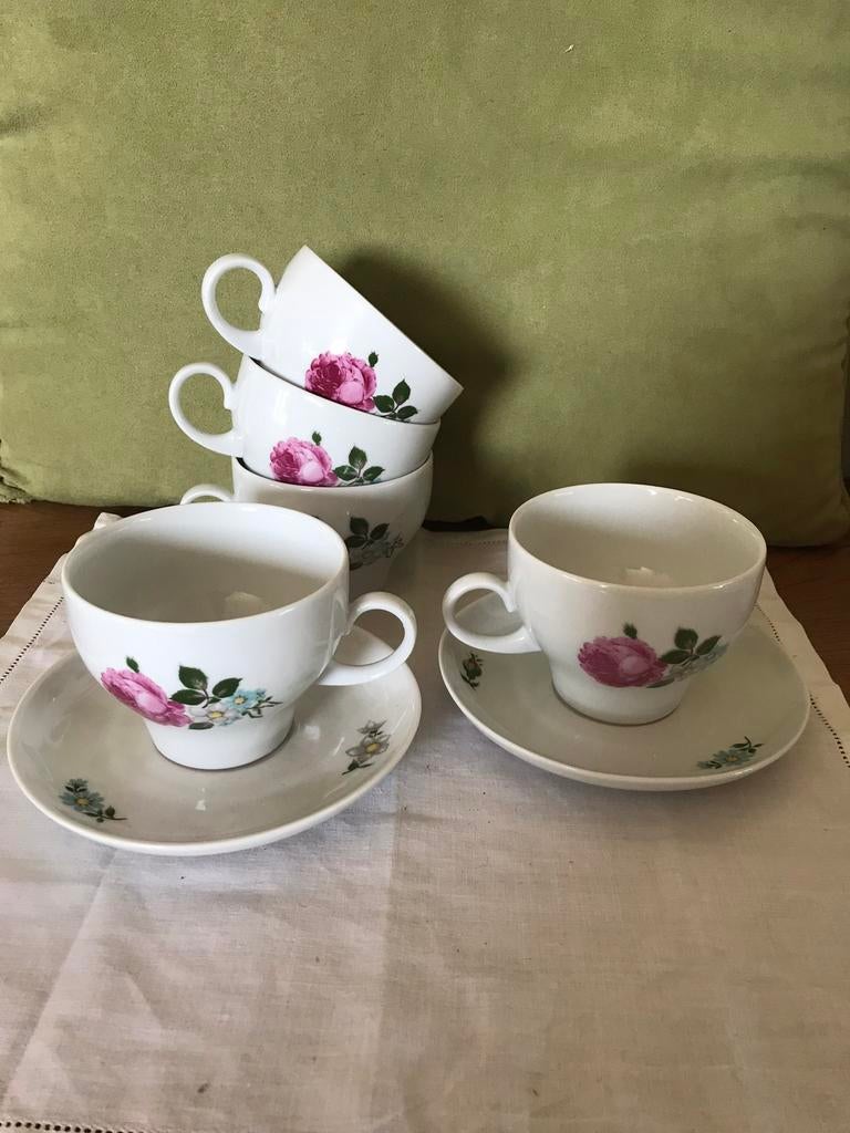 Kop en schotel Kahla, roosje (230419), Gebruikt, Ophalen of Verzenden, Overige stijlen, Kop(pen) en/of Schotel(s)