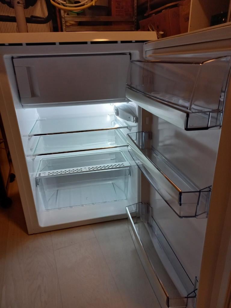 AEG Koelkast met vriesvak - Compact en functioneel, 85 tot 120 cm, Gebruikt, 100 tot 150 liter, Ophalen of Verzenden