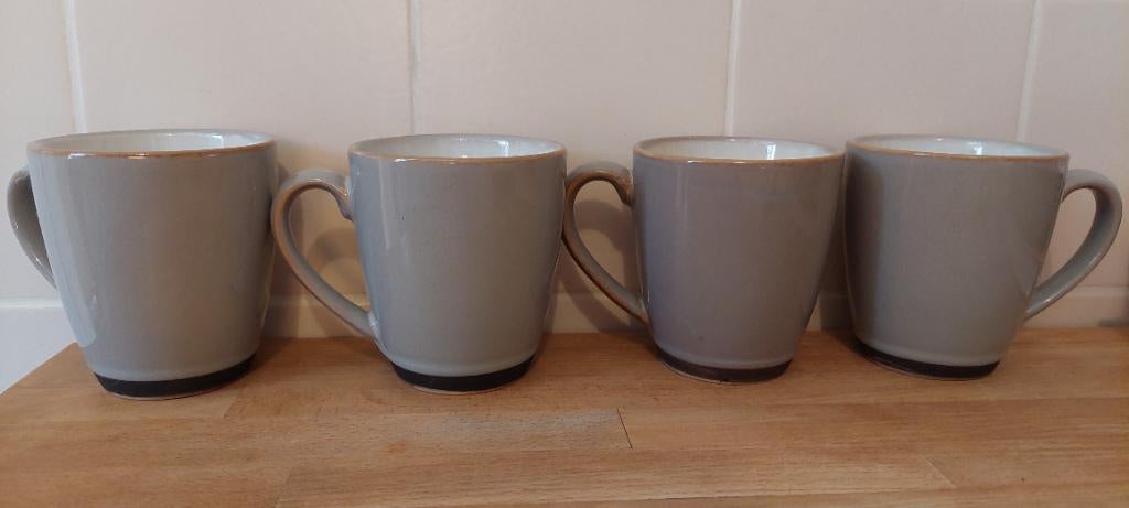 4 mooie mokken sango fiji ., Ophalen of Verzenden, Zo goed als nieuw, Wedgwood, Kop(pen) en/of Schotel(s)