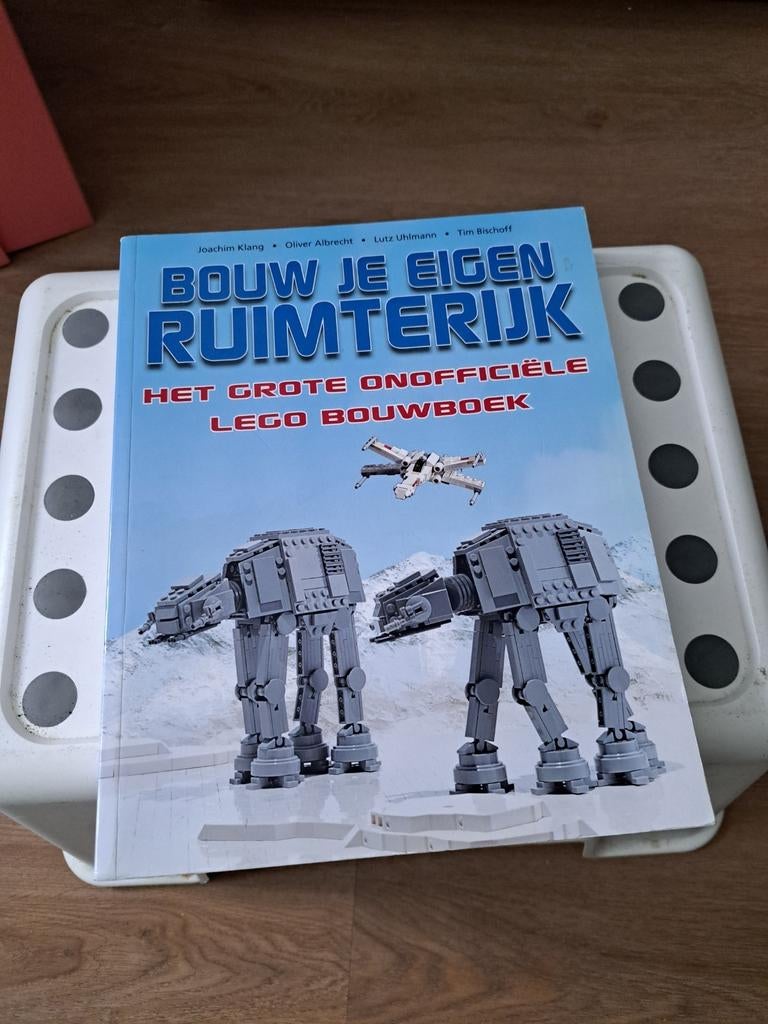 Bouw je eigen ruimterijkhet grote onofficiële lego bouwboek, Ophalen of Verzenden, Zo goed als nieuw