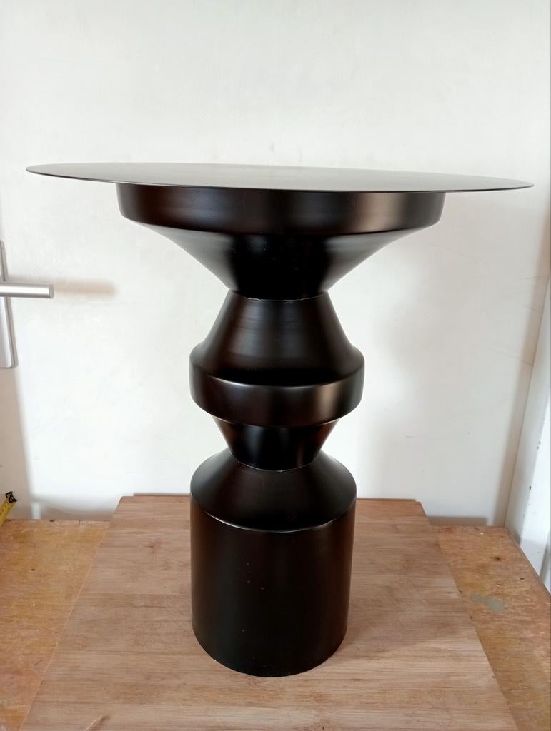 Leitmotiv Zwarte Metalen Bijzettafel Koning, Huis en Inrichting, Tafels | Bijzettafels, Zo goed als nieuw, Rond, 45 tot 60 cm