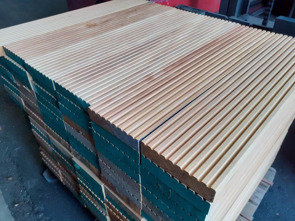 Partij 118 stuks hardhout vlonderplanken 40x185x850mm, Planken, Ophalen of Verzenden, Zo goed als nieuw, Hardhout