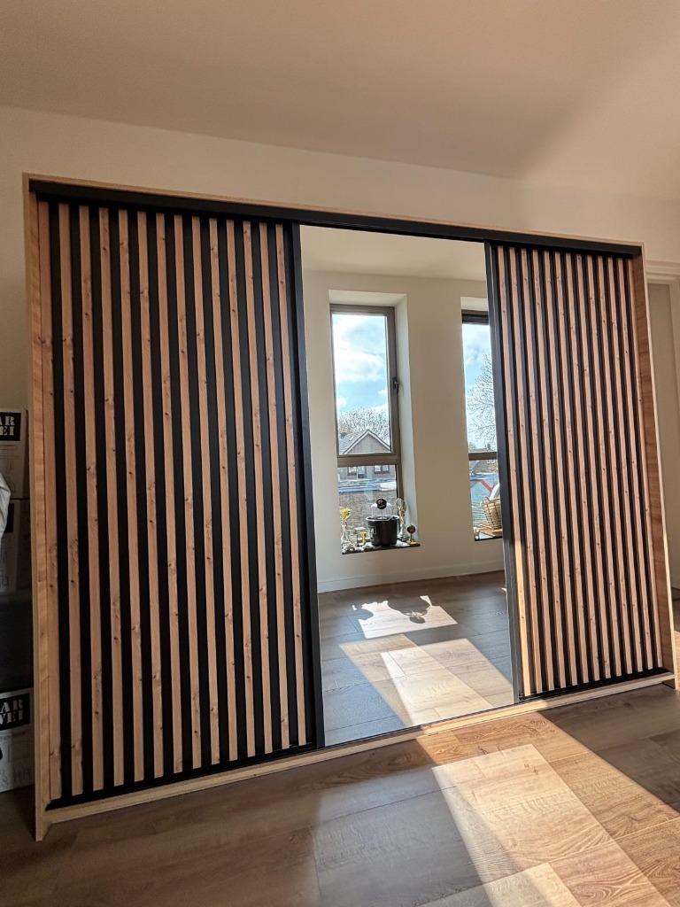 KLEDINGKAST MET TRANSPORT EN MONTAGE, Met deur(en), Nieuw, Glas, 200 cm of meer