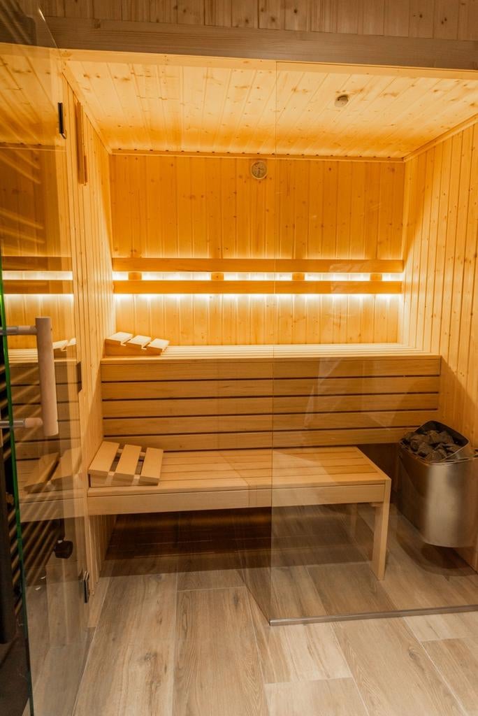 Boshuisje Seth met sauna en whirlpool, Vakantie, Vakantiehuizen | Nederland, In bos, 2 slaapkamers, Landelijk, Friesland