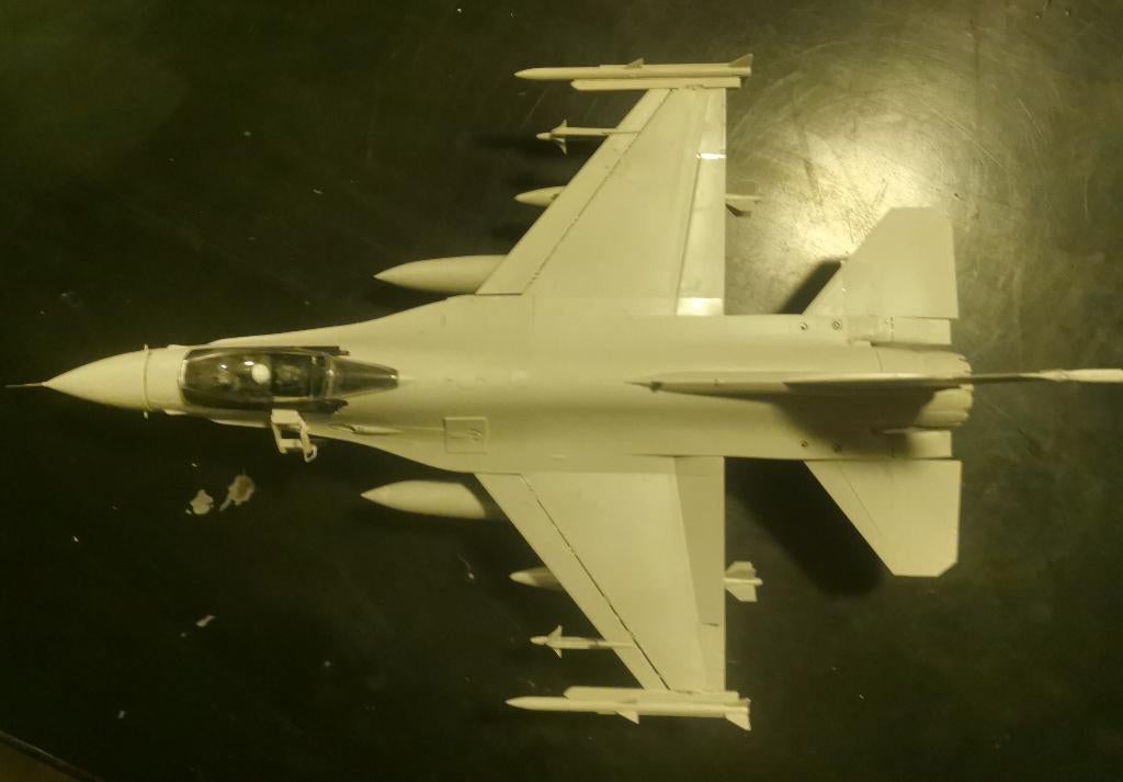 1/32 Tamiya F16CJ Fighting Falcon, Hobby en Vrije tijd, Modelbouw | Figuren en Diorama's, Ophalen of Verzenden, Gebruikt, 1:35 tot 1:50