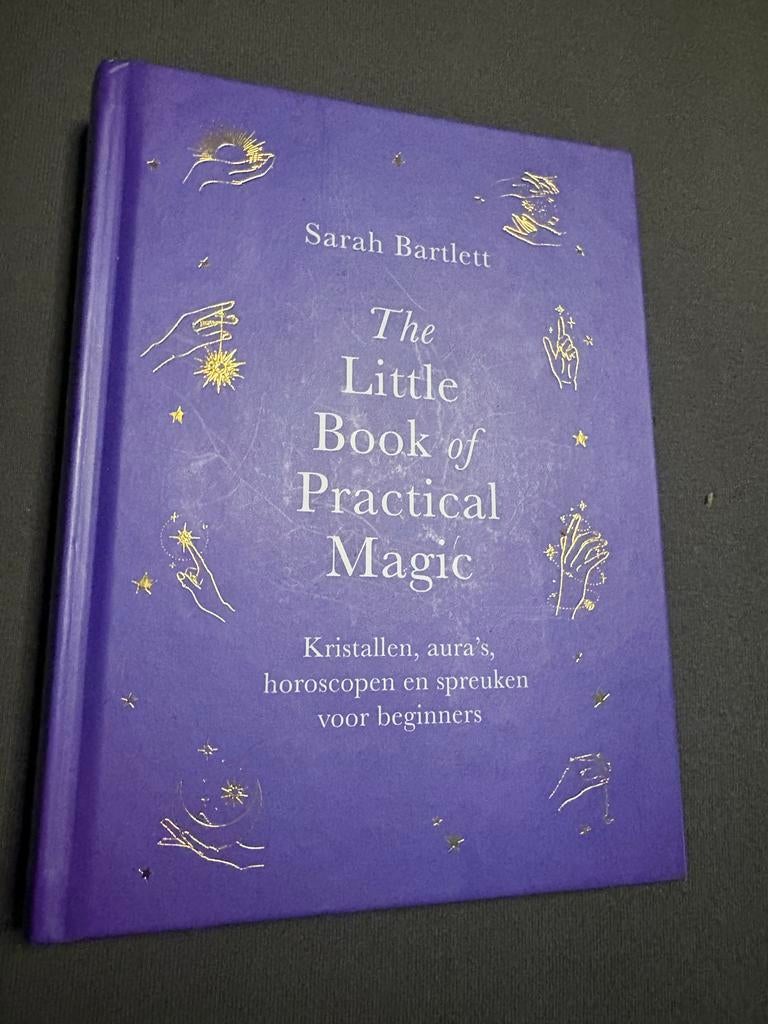 The Little Book of Practical Magic - Sarah Bartlett, Boeken, Ophalen of Verzenden, Nieuw, Spiritualiteit algemeen, Achtergrond en Informatie