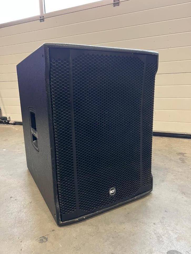 4 stuks RCF 8003AS-II actieve subwoofer incl. transporthoes, Gebruikt, Subwoofer, 120 watt of meer, Ophalen