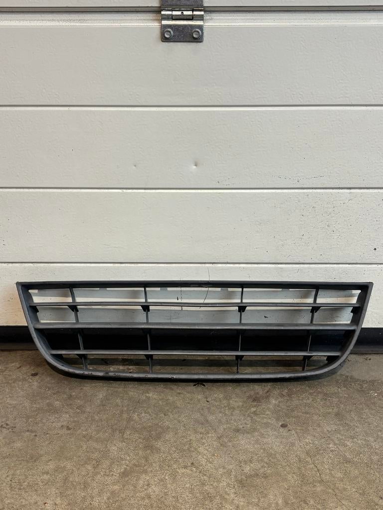 VW Polo 9N grill onderzijde bumper, Ophalen, Gebruikt, Bumper, Volkswagen