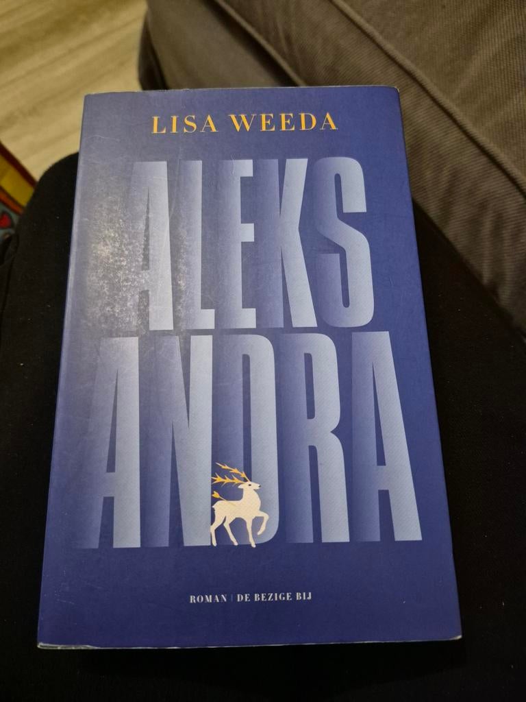 Aleksandra - Lisa Weeda (Roman), Boeken, Romans, Zo goed als nieuw, Nederland, Ophalen of Verzenden