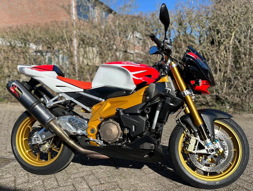 La Bella Aprilia Tuono 1000 R Factory 2008 Red Lion Akra, Motoren, Motoren | Aprilia, 2 cilinders, Sportuitlaat, Motorrijbewijs A