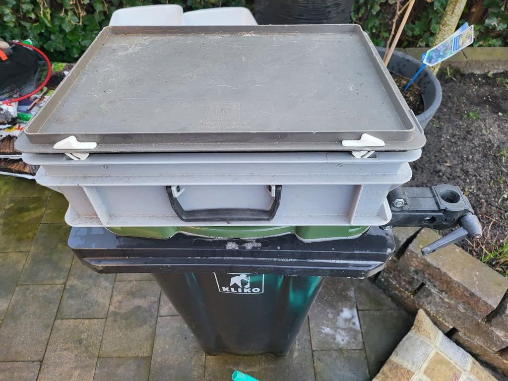 Aasbak met bevestiging  poot 25 mm, Ophalen of Verzenden, Overige typen