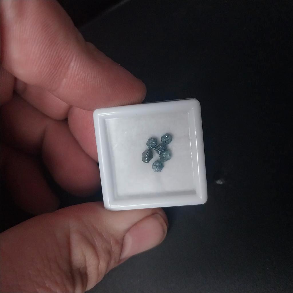 1ct 6 mooie ruwe blauwe diamanten, Ophalen of Verzenden, Zo goed als nieuw