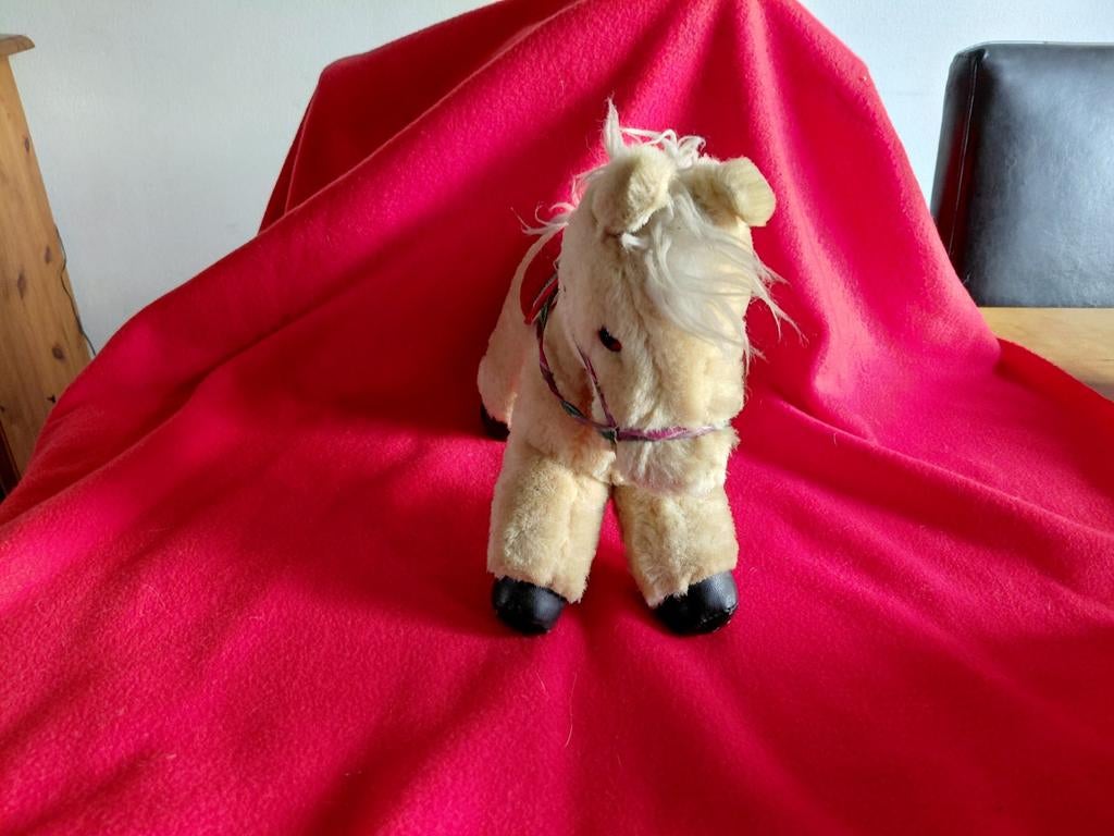 Vintage knuffelpaardje - Russ Berrie., Ophalen of Verzenden, Gebruikt, Paard