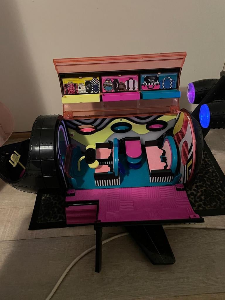 Vliegtuig LOL Surprise, Ophalen, Meisje