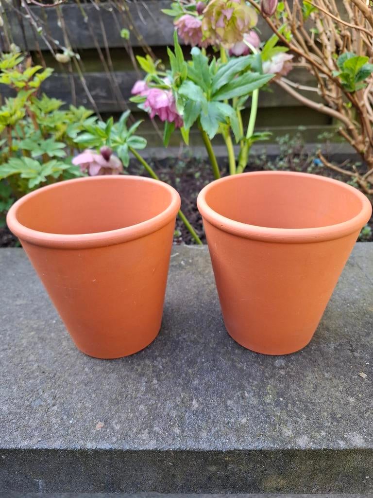 2 Terracotta bloempotten - Ø 13 cm, Tuin en Terras, Bloempotten, Ophalen, Gebruikt, Rond, Balkon