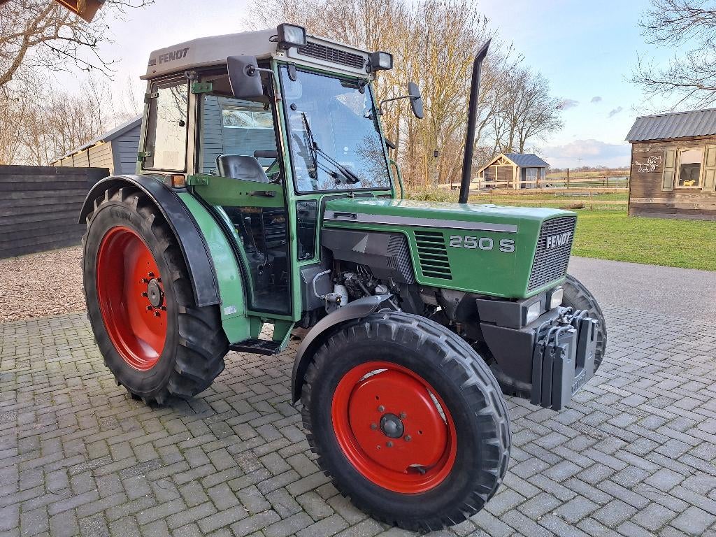 Fendt 250 S, Ophalen, Gebruikt, Meer dan 10000, Tot 80 Pk