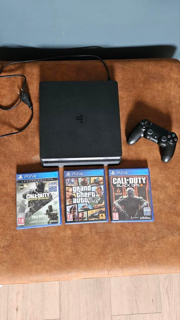 PS4 Slim + controller + GTA V + 3 Call of Duty games, Ophalen, Met 1 controller, Slim, Gebruikt