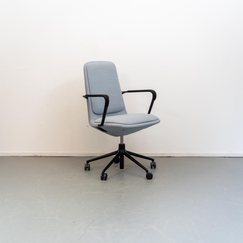 8 Normann Copenhagen Off Chair Blue Nieuw