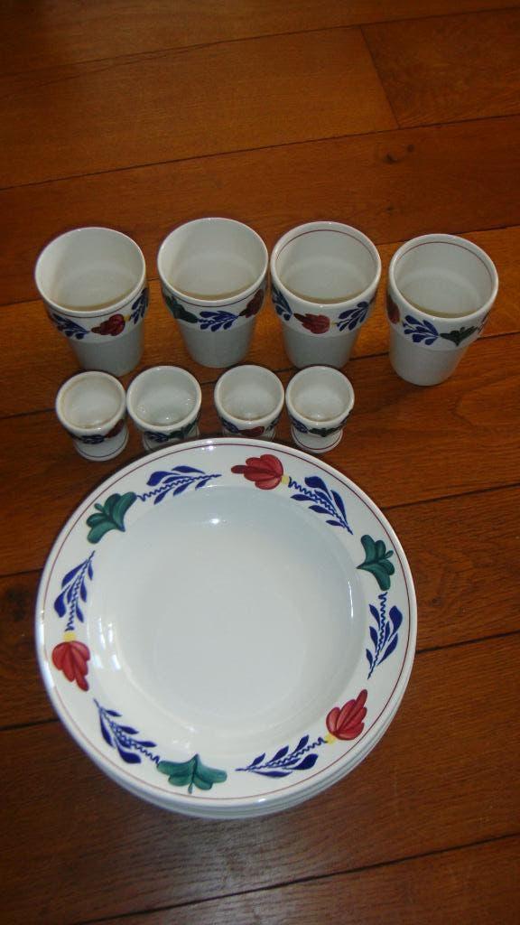 Brabant bont servies., Huis en Inrichting, Keuken | Servies, Ophalen, Overige typen, Zo goed als nieuw, Aardewerk