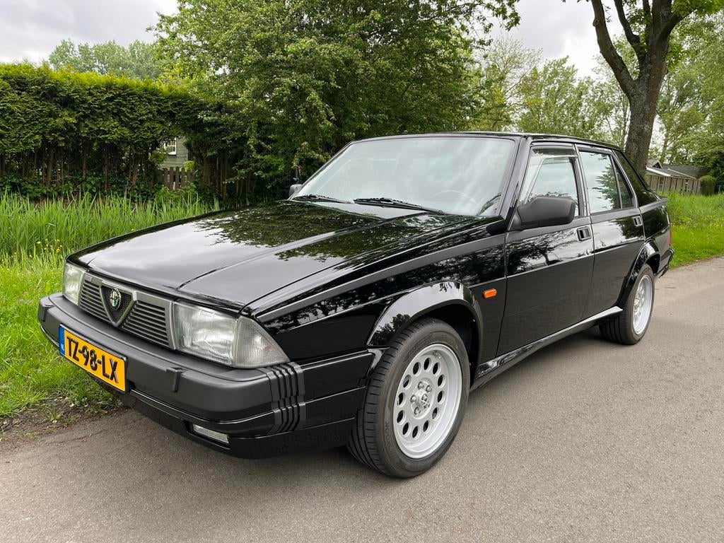 Alfa 75 3.0 V6 America, 192 pk, Zwart, Handgeschakeld, Particulier