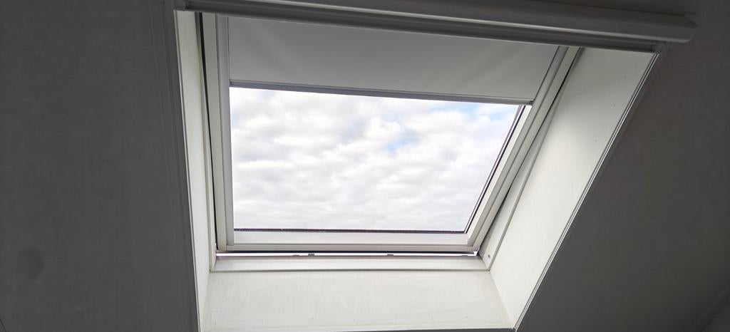Velux dakraam 110x110cm 2 stuks, Ophalen, 100 tot 150 cm, Zo goed als nieuw, Wit