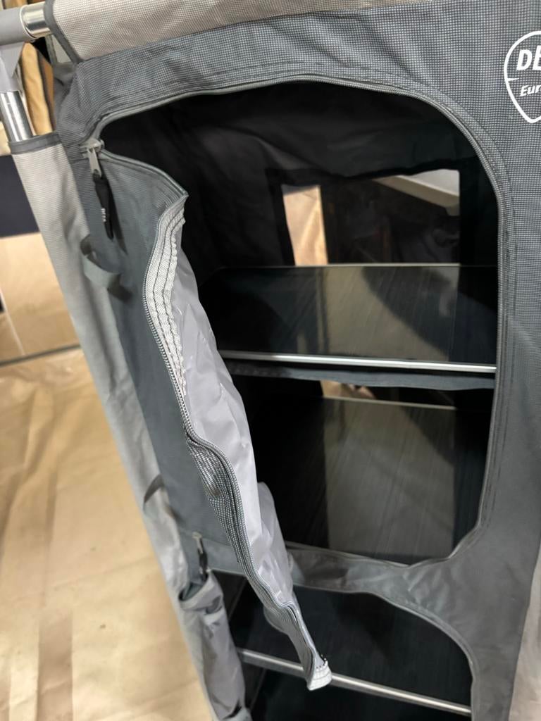 Camping kast met schuine achterkant, Ophalen of Verzenden, Gebruikt