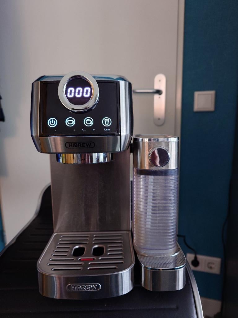 Espresso- cappuccino apparaat + koffiemolen, Ophalen, Afneembaar waterreservoir, Espresso apparaat, Zo goed als nieuw