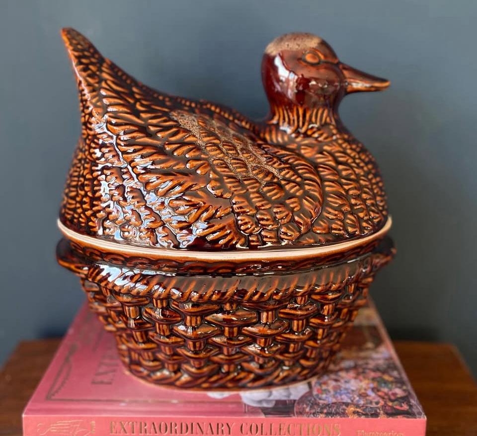 Grote terrine in vorm van eend op en nest, Antiek en Kunst, Ophalen of Verzenden