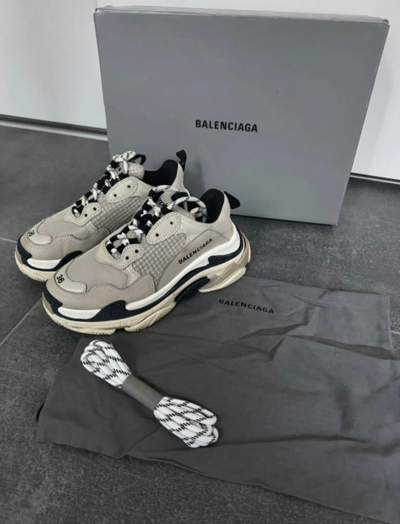 Balenciaga triple s sneakers, Ophalen of Verzenden, Gedragen, Beige, Sneakers of Gympen