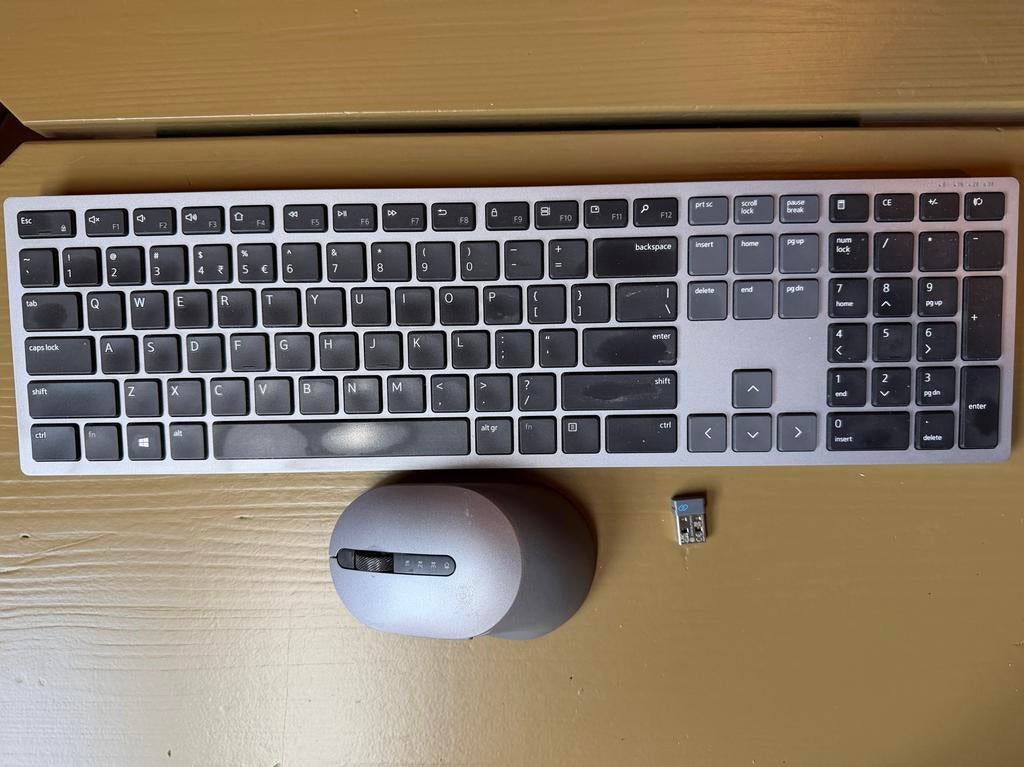 Dell KM732W Premier Draadloos Toetsenbord en Muis Set, Computers en Software, Muizen, Rechtshandig, Muis, Toetsenbord en muis-set