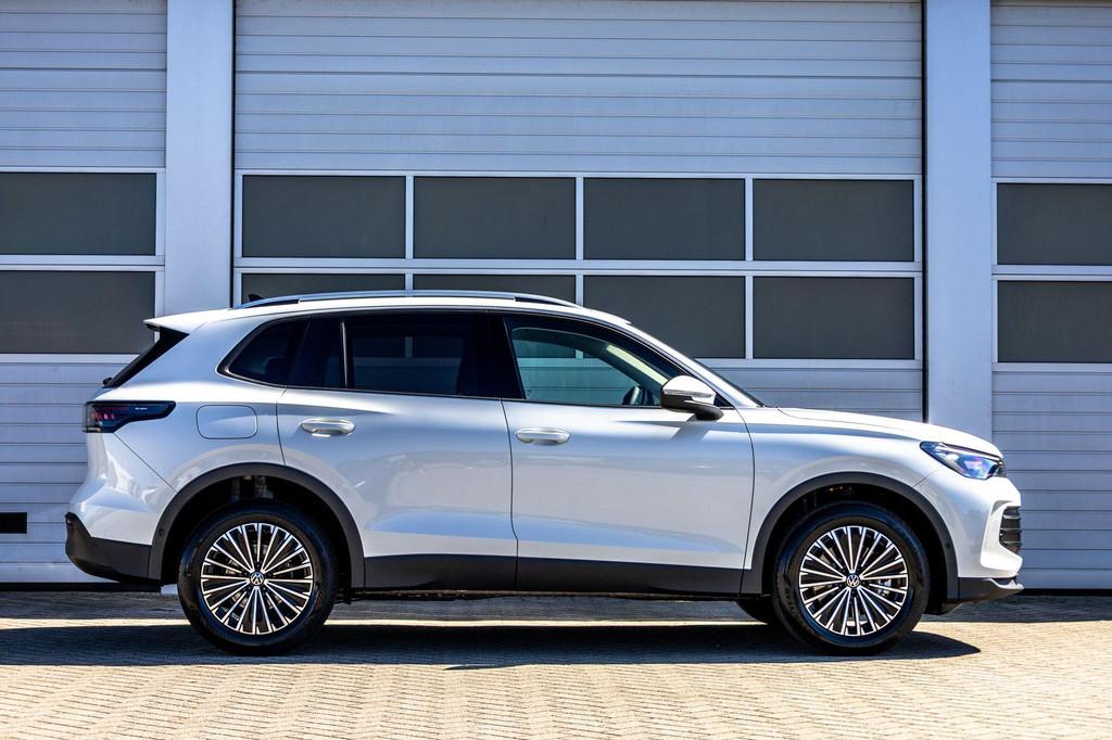 Volkswagen Tiguan 1.5 eHybrid 204pk DSG Life Edition | Trekh, 12 maanden, Stof, 250 km/l, Wit