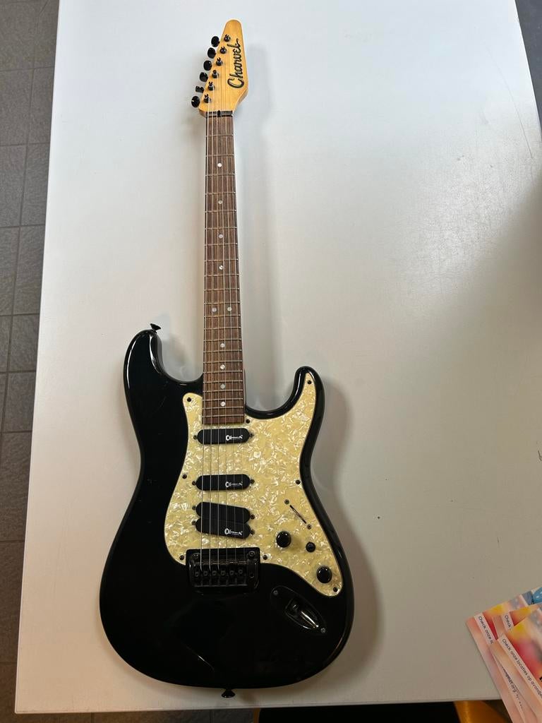 Japanse elektrische gitaar - Zwart, Charvel pickups, Muziek en Instrumenten, Snaarinstrumenten | Gitaren | Elektrisch, Overige merken