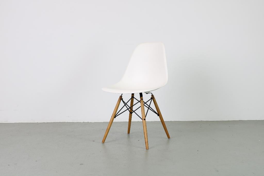 Vitra DSW side chairs, wit, Esdoorn, Gebruikt, Wit, Vijf, Zes of meer stoelen, Ophalen