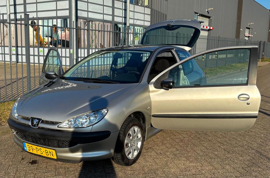 Peugeot 206 1.4 Air-line AUTOMAAT, Stof, Bedrijf, Metallic lak, 75 pk