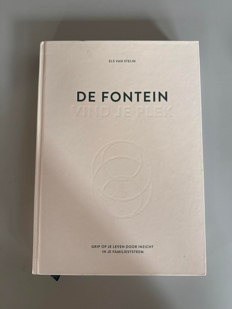 Boek: De Fontein - Vind je plek (nieuw), Boeken, Ophalen of Verzenden, Nieuw