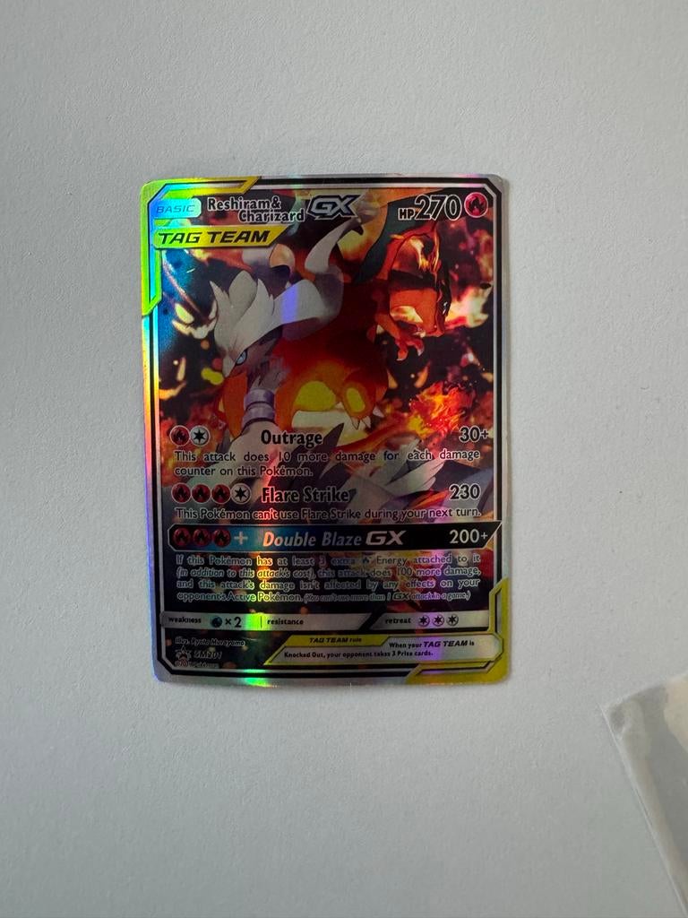 Pokémon Kaart Reshiram & Charizard GX TAG TEAM, Hobby en Vrije tijd, Verzamelkaartspellen | Pokémon, Ophalen of Verzenden, Zo goed als nieuw