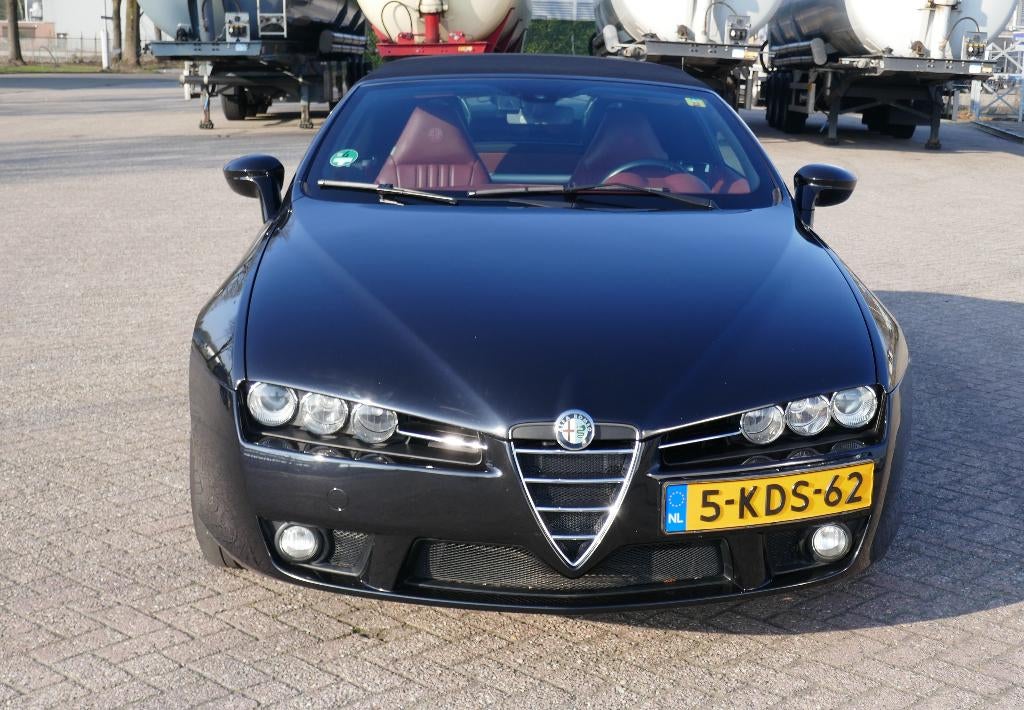 TE KOOP Alfa Romeo Spider 2.2 JTS 2007 Zwart, Auto's, Alfa Romeo, 4 cilinders, Cabriolet, 1505 kg, Spider