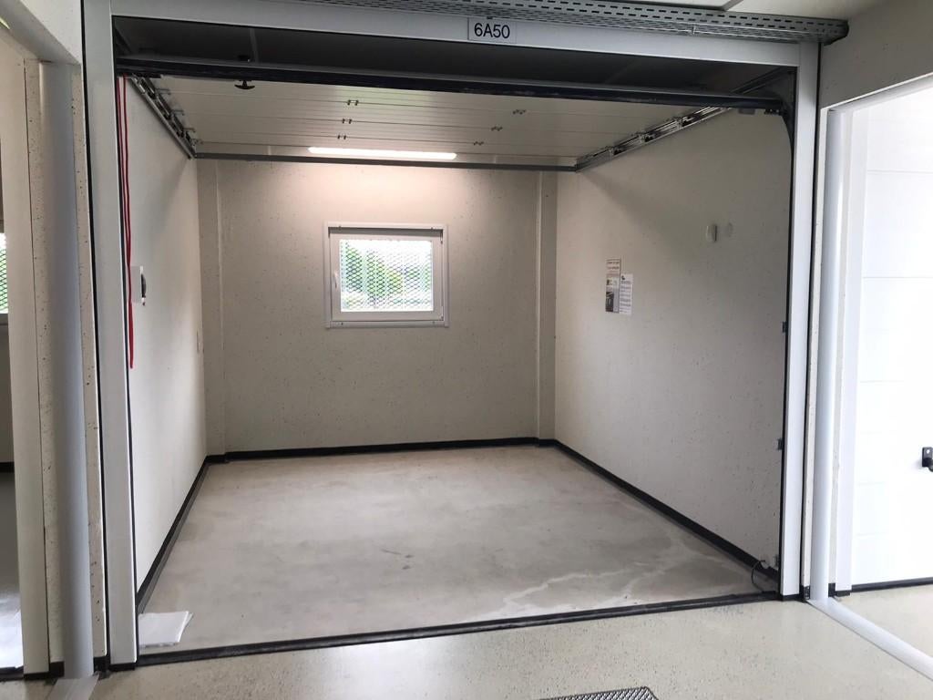 Garagebox / opslagruimte te huur – Zwijndrecht, Zakelijke goederen, Bedrijfs Onroerend goed, 12 m², Huur, Opslag of Loods