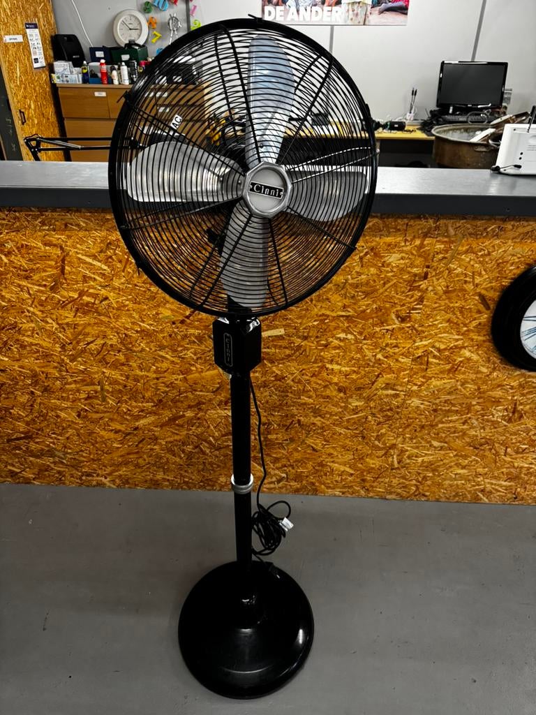 Robuuste industriële Cinni staande ventilator-Vintage -ReK4, Ophalen, Cinni, Statiefventilator, X