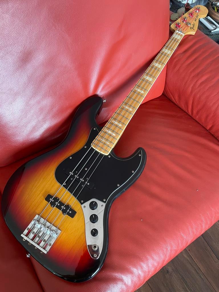 Fender jazz bass( made in japan), Ophalen, Gebruikt