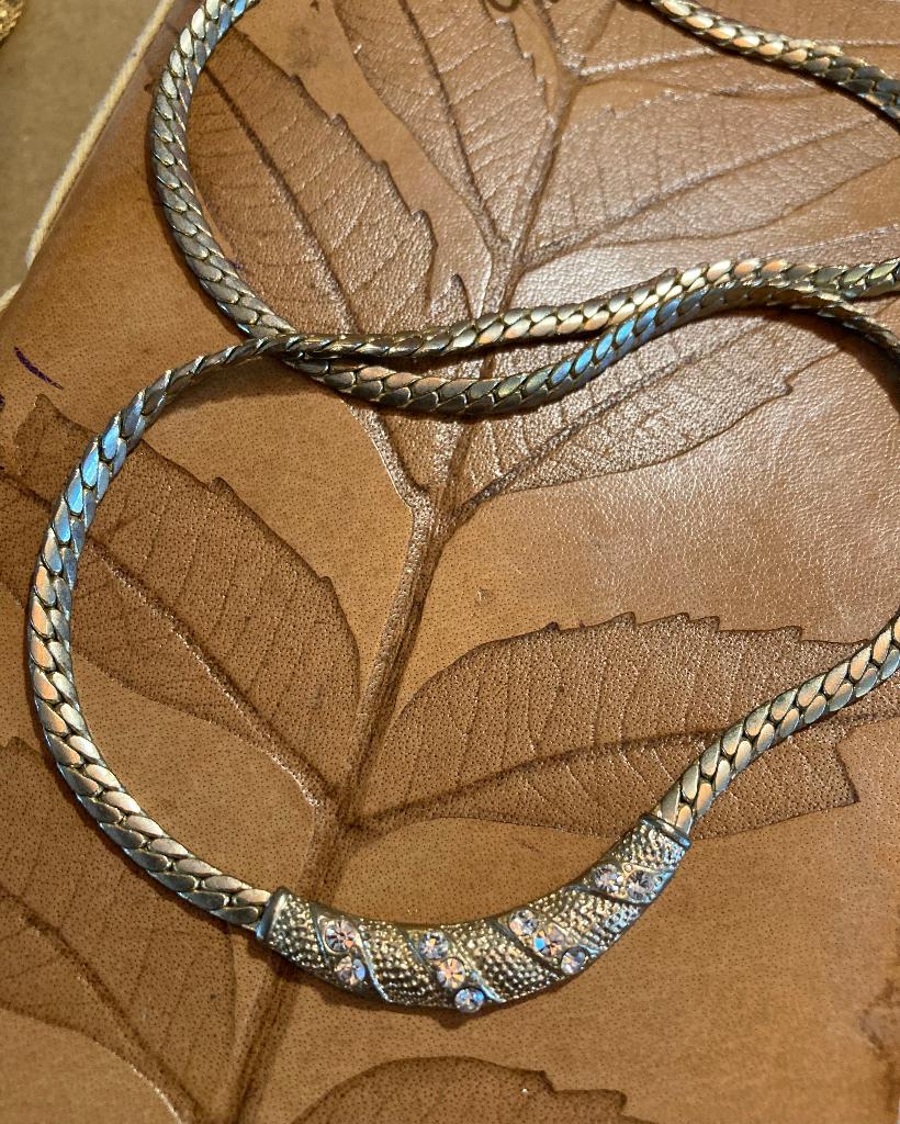 Vintage vergulde oude strass ketting collier costume Jewelry, Overige materialen, Met strass, Ophalen of Verzenden, Zo goed als nieuw